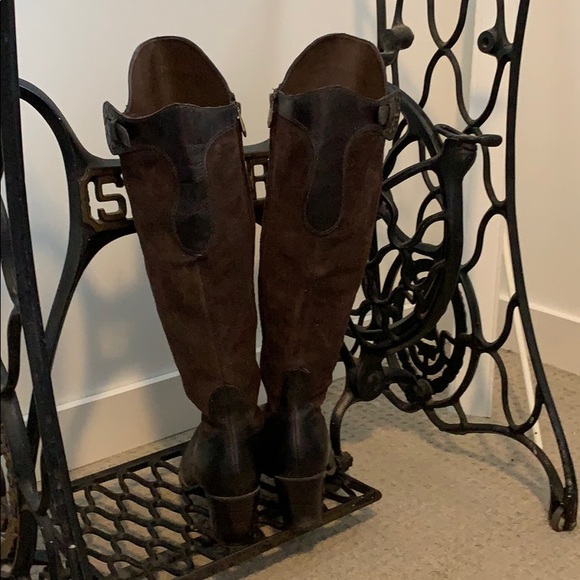 Adrienne Vittadini leather boots - Picture 3 of 7